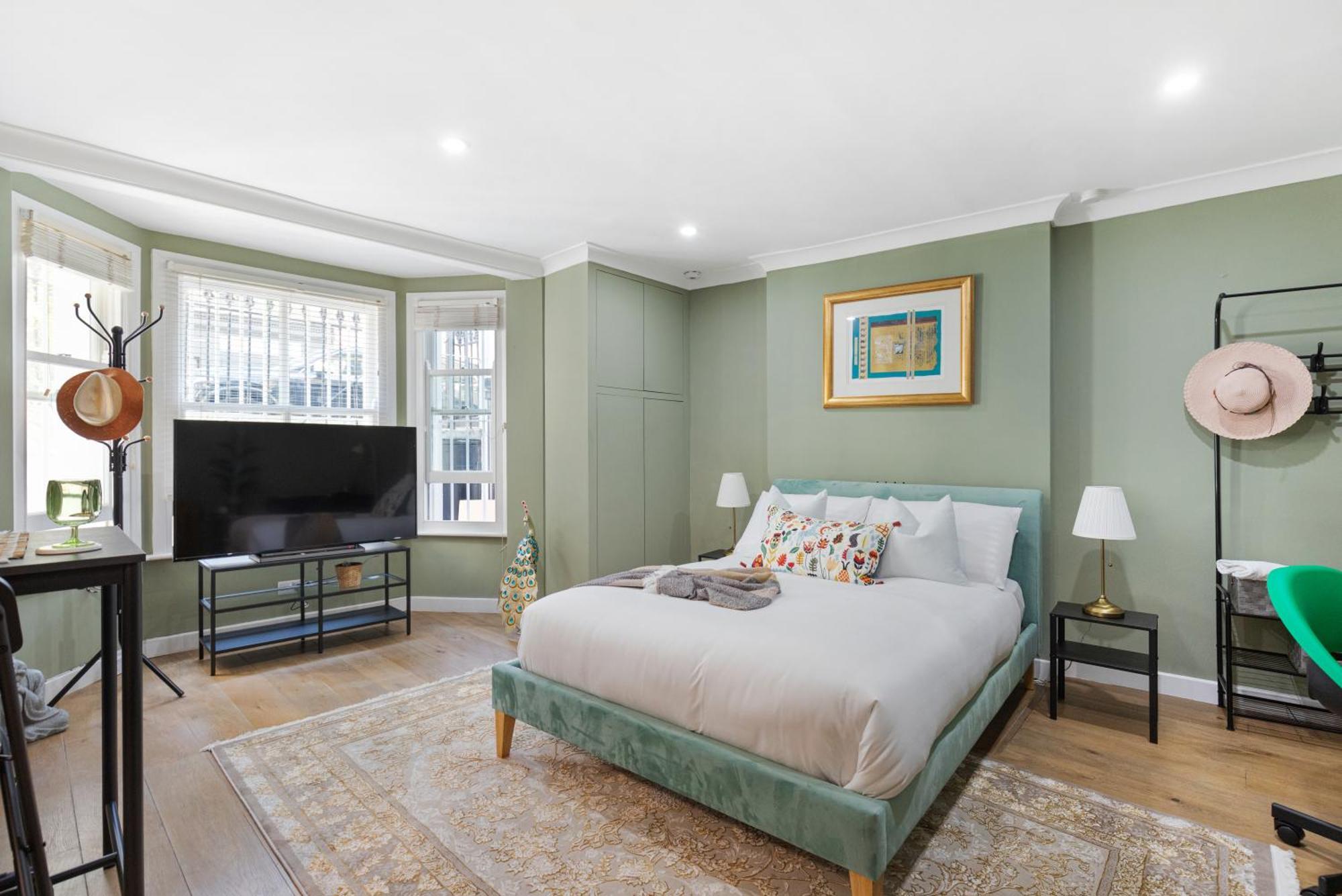 Modern Studio - Notting Hill Blue Door Apartment